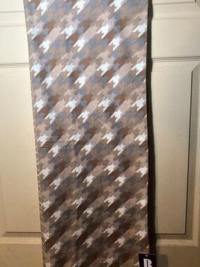 New With Tags-Boardmans Scarf in Brown & Cream
